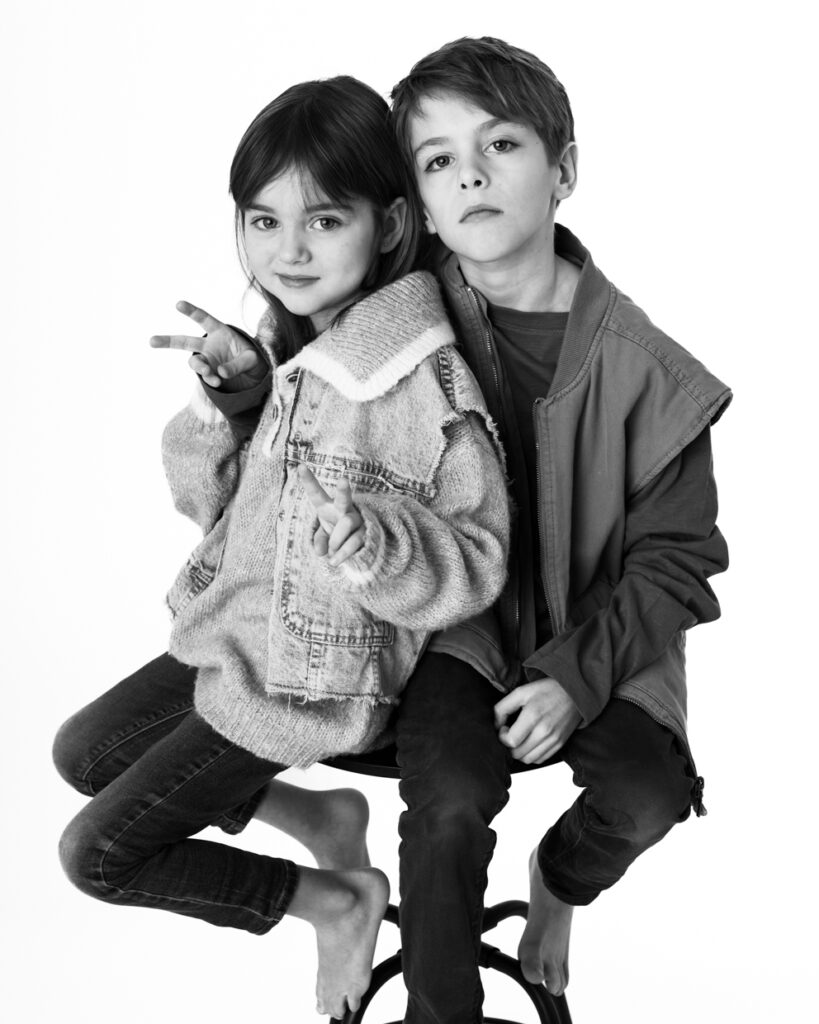 kinderfotografie broer en zus zwart wit